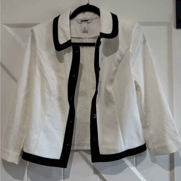 White House Black Market Textured White Blazer With Black Trim
